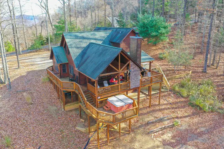 Bear Aska Lodge — Off Program