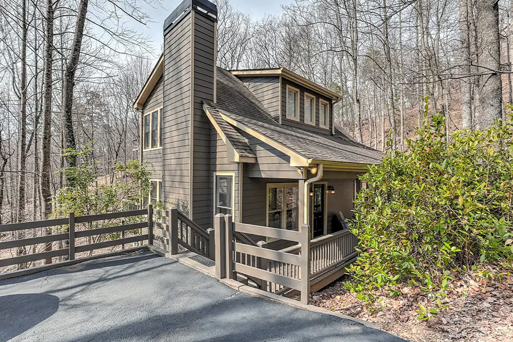 Big Canoe - Tuckaway - Featured