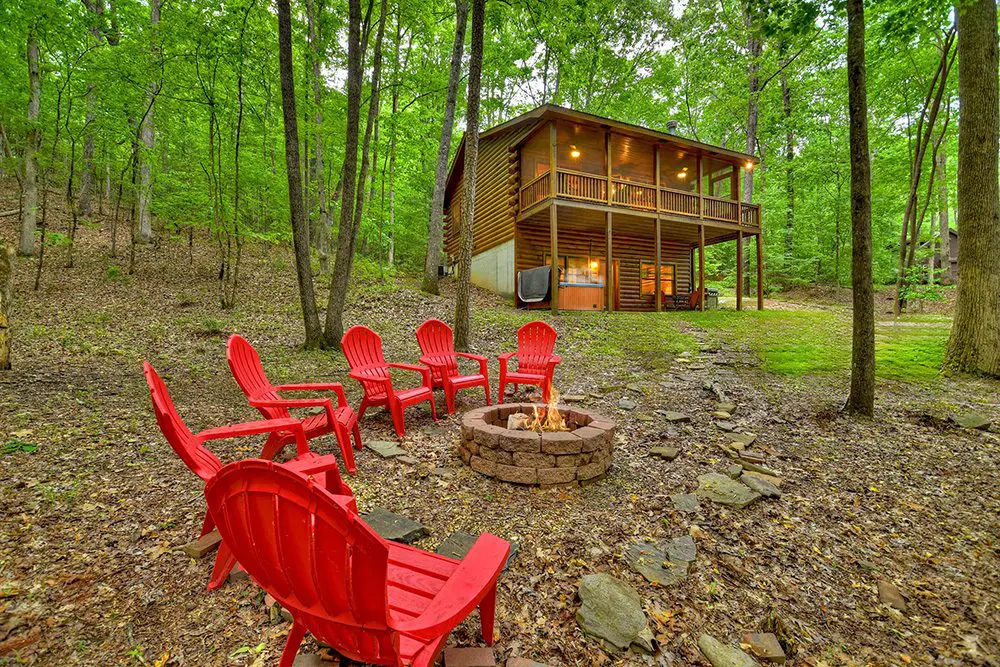 blue-ridge-cabin-bear-end-featured
