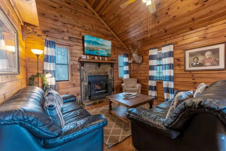 Bear Hug Lodge
