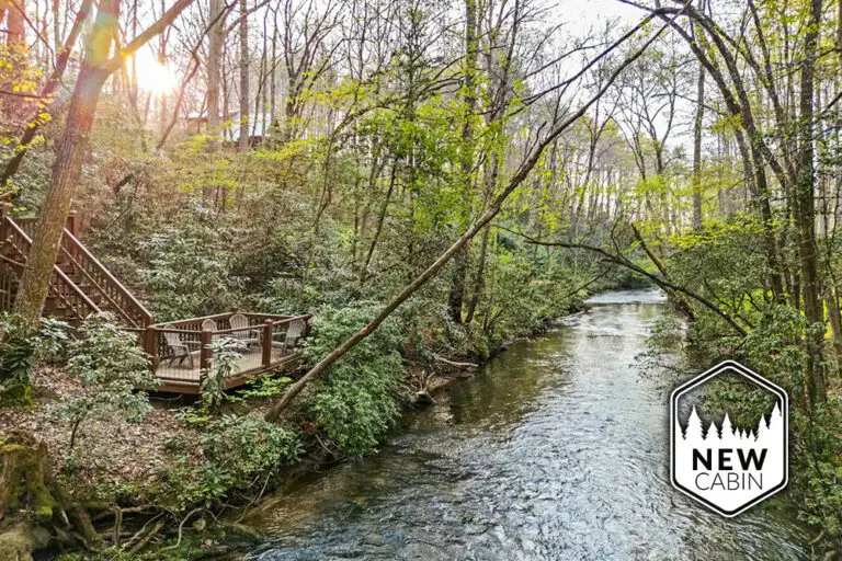 Hemlock Hideaway on the Creek