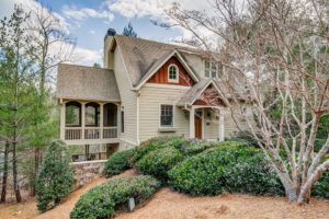 big-canoe-cabin-lakes-edge-lodge-exterior-featured-image