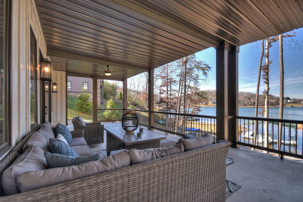Hiawassee - Sutton Cove - Featured
