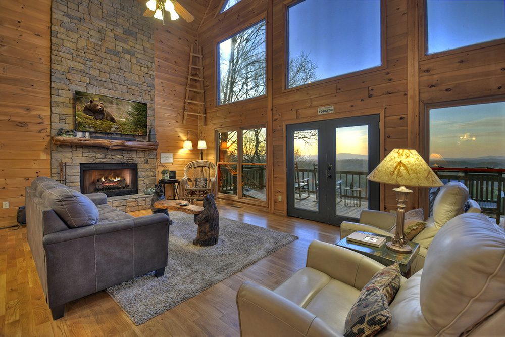 blue-ridge-cabin-bear-necessities-living-feature
