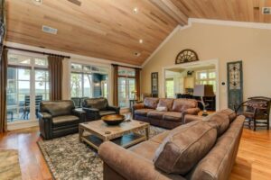 Big Canoe - Chasing Chipmunks - Featured