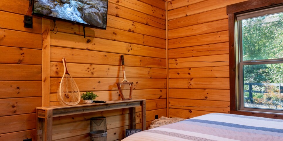 Blue Ridge Cabin - Toccoa River Mist - Bedroom