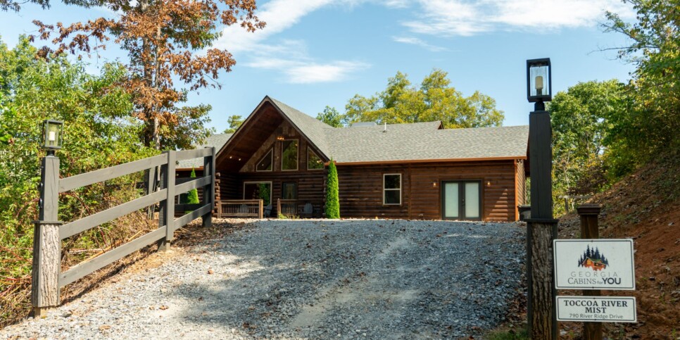Blue Ridge Cabin - Toccoa River Mist - Exterior