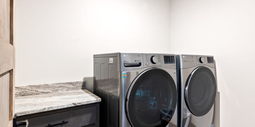 Blue Ridge Cabin - Modern River Retreat - Bathroom