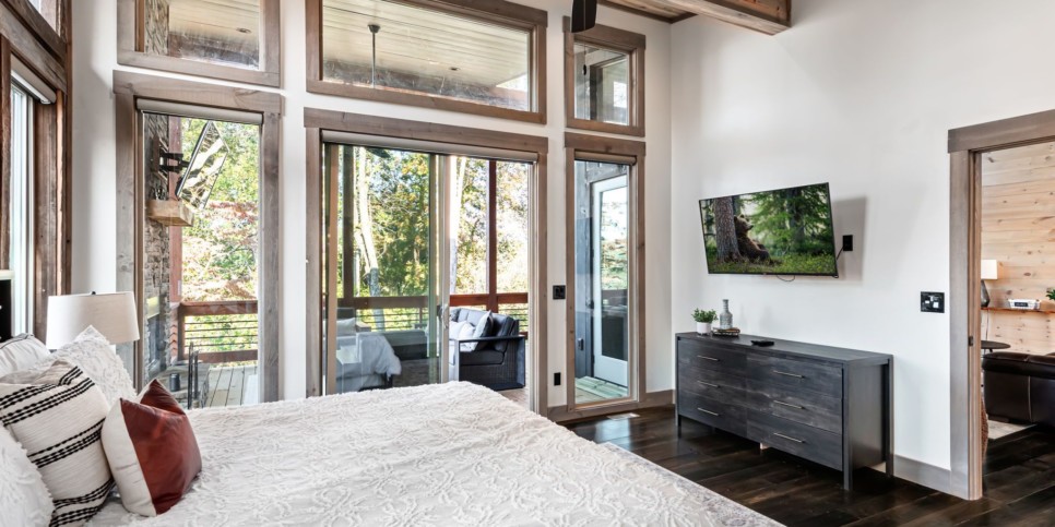 Blue Ridge Cabin - Modern River Retreat - Bedroom