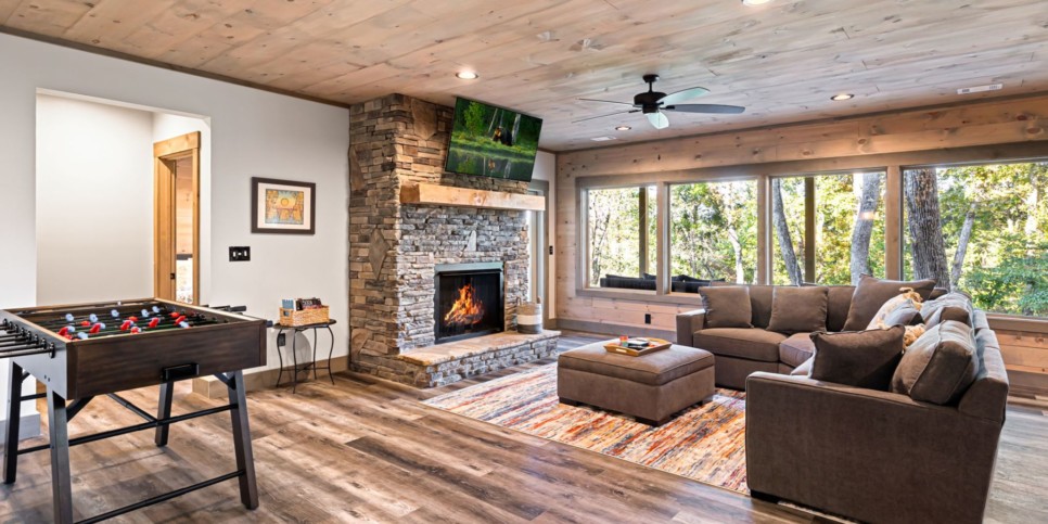 Blue Ridge Cabin - Modern River Retreat - Rec Room