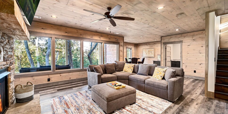 Blue Ridge Cabin - Modern River Retreat - Rec Room