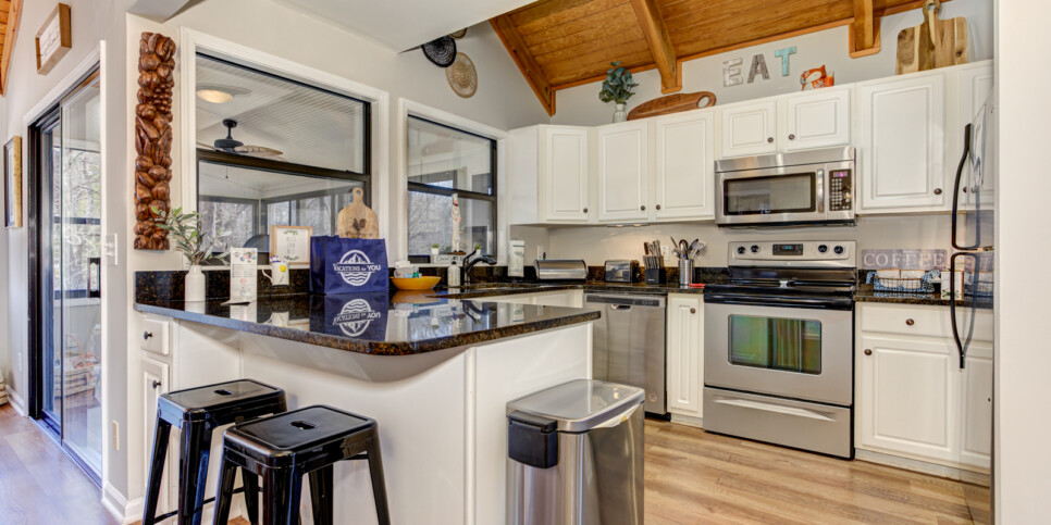 big canoe laughing fox kitchen