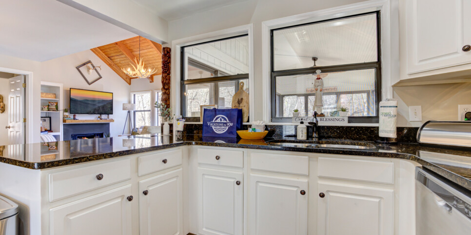 big canoe laughing fox kitchen