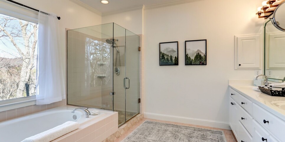 Big Canoe - Hillside Manor - Bathroom