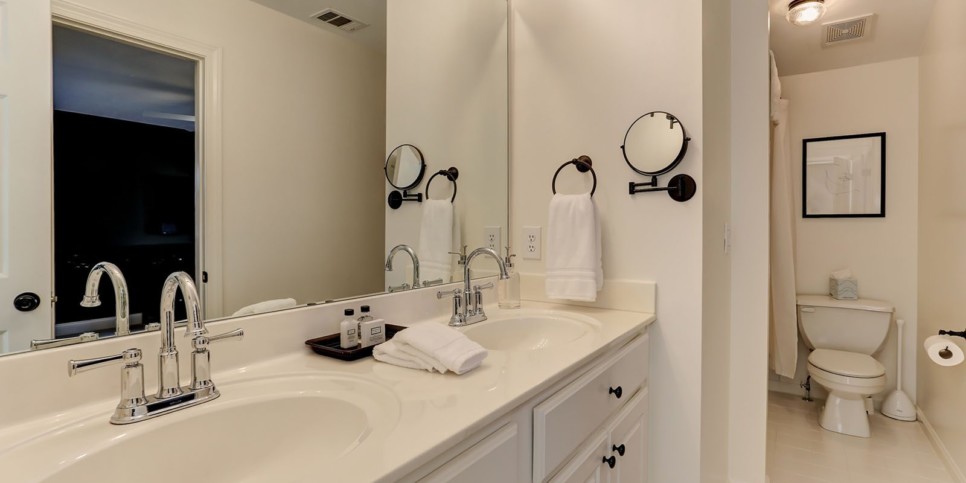 Big Canoe - Hillside Manor - Bathroom