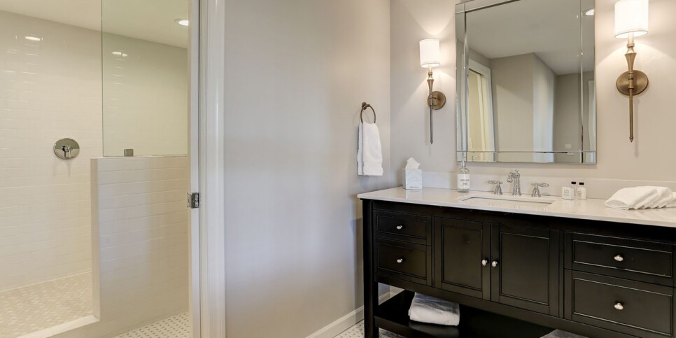 Big Canoe - Hillside Manor - Bathroom