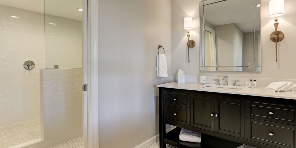 Big Canoe - Hillside Manor - Bathroom