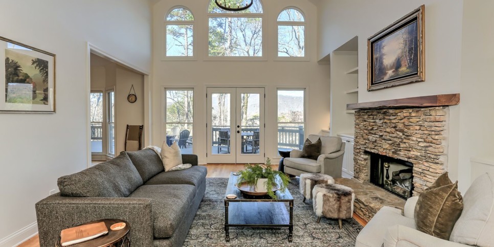 Big Canoe - Hillside Manor - Living Room