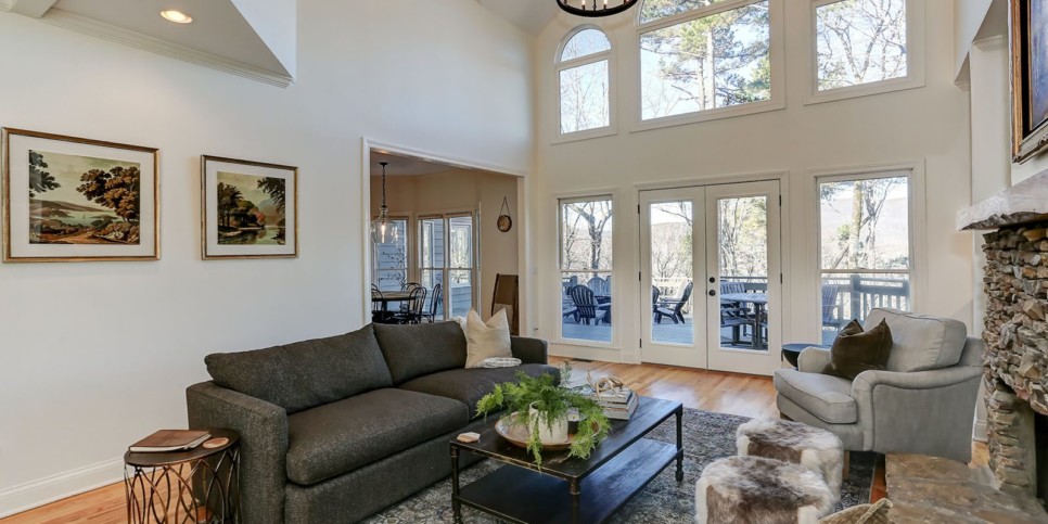 Big Canoe - Hillside Manor - Living Room