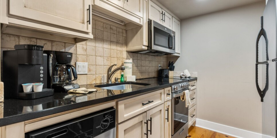 Big Canoe - Buckanoe Condo - Kitchen