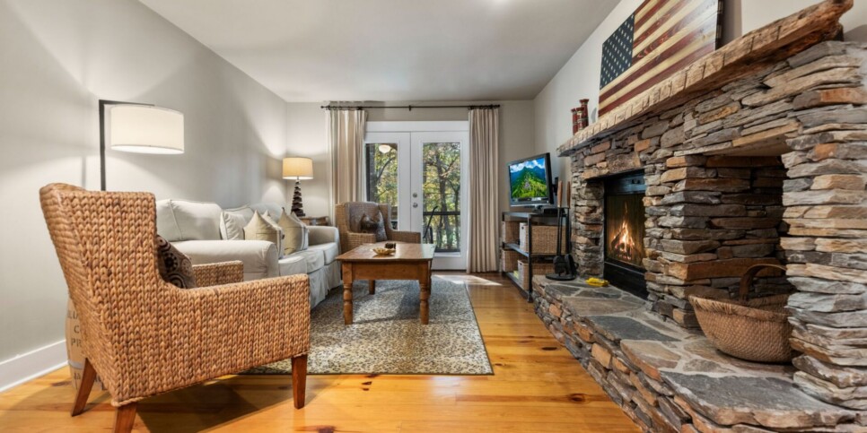 Big Canoe - Buckanoe Condo - Living Room