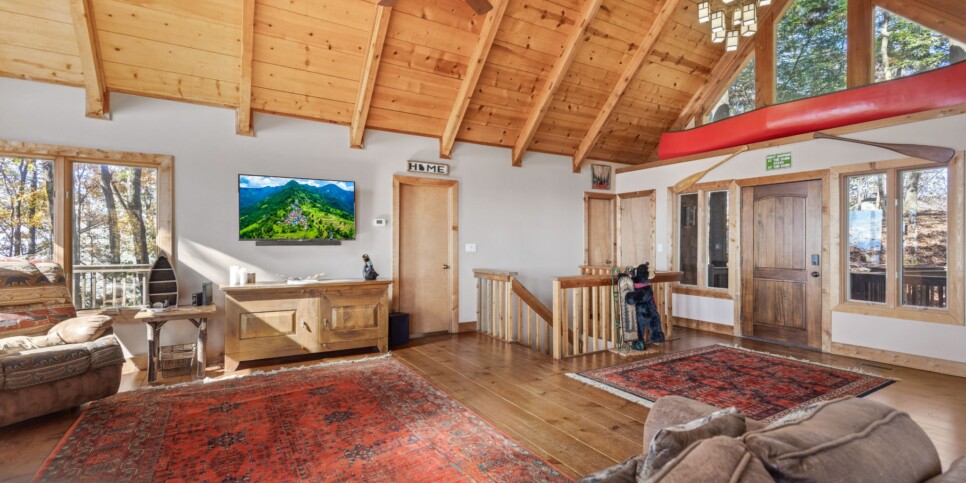 Big Canoe - Canoe Believe It - Living Room