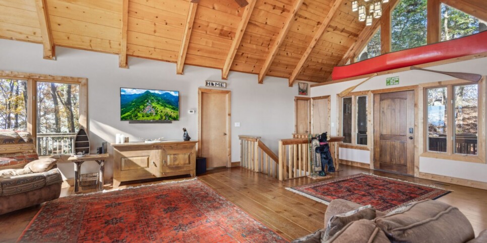 Big Canoe - Canoe Believe It - Living Room