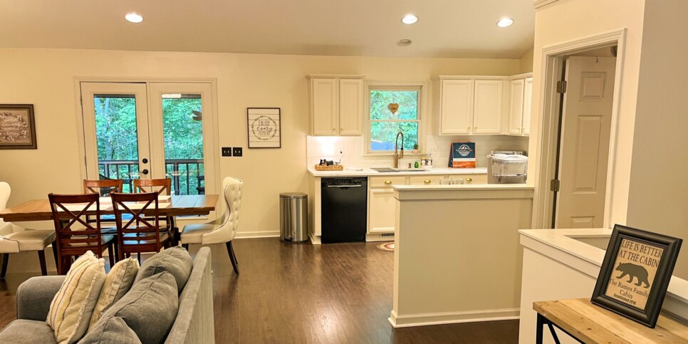 Big Canoe - Deer View Retreat - Living