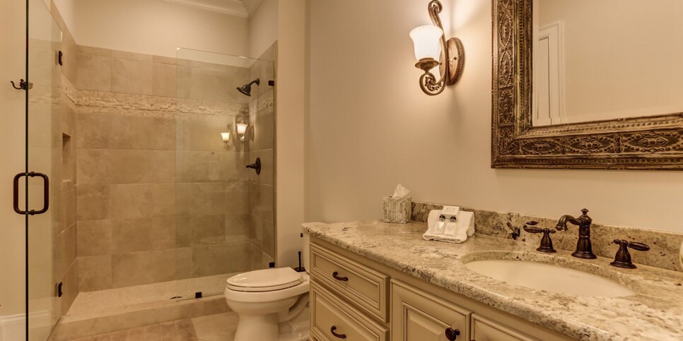 ga-cfy-big-canoe-cabin-mountainview-bathroom-9