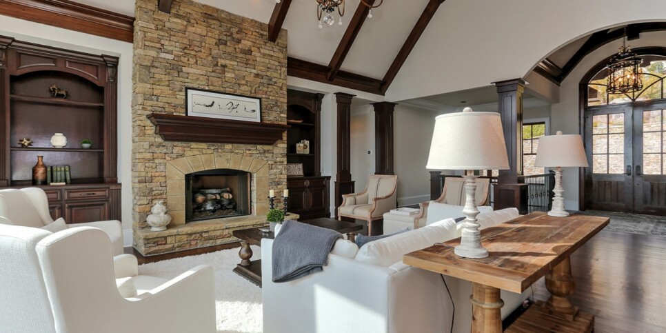 ga-cfy-big-canoe-cabin-mountainview-living-room-5