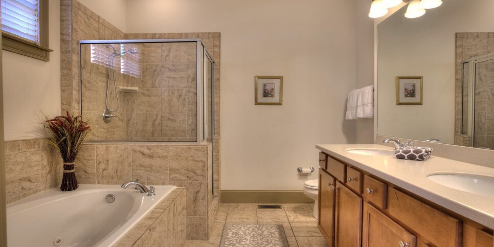 ga-cfy-big-canoe-cabin-paradise-retreat-bathroom-1