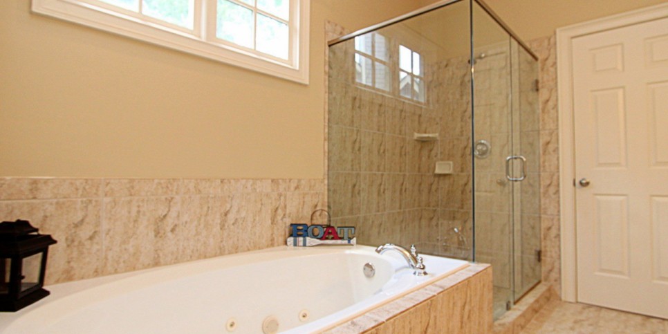 ga-cfy-big-canoe-cabins-tippy-canoe-lodge-bathroom-1