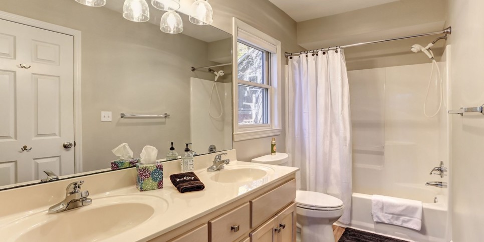 ga-cfy-big-canoe-cabins-vista-haven-bathroom-6
