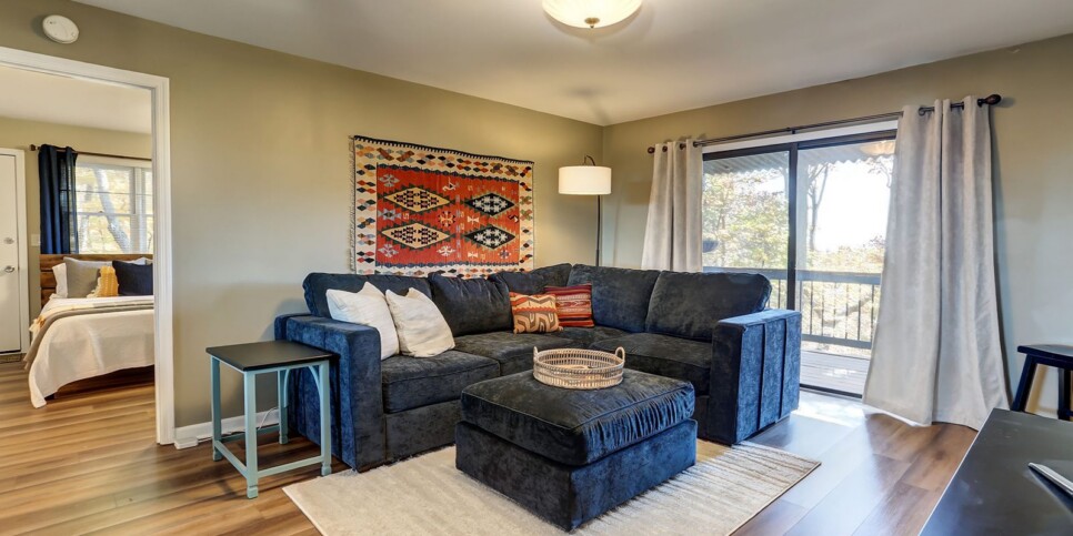 ga-cfy-big-canoe-cabins-vista-haven-family-room-1