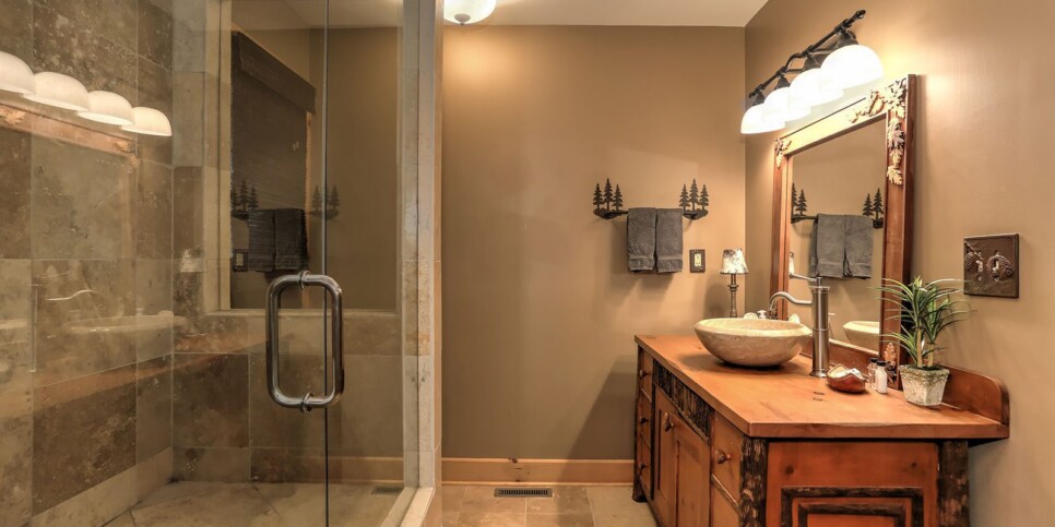 ga-cfy-big-canoe-wine down cottage-bathroom-1