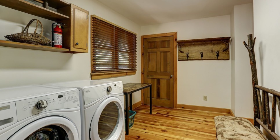 ga-cfy-big-canoe-wine down cottage-bathroom-10