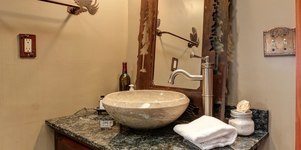 ga-cfy-big-canoe-wine down cottage-bathroom-7