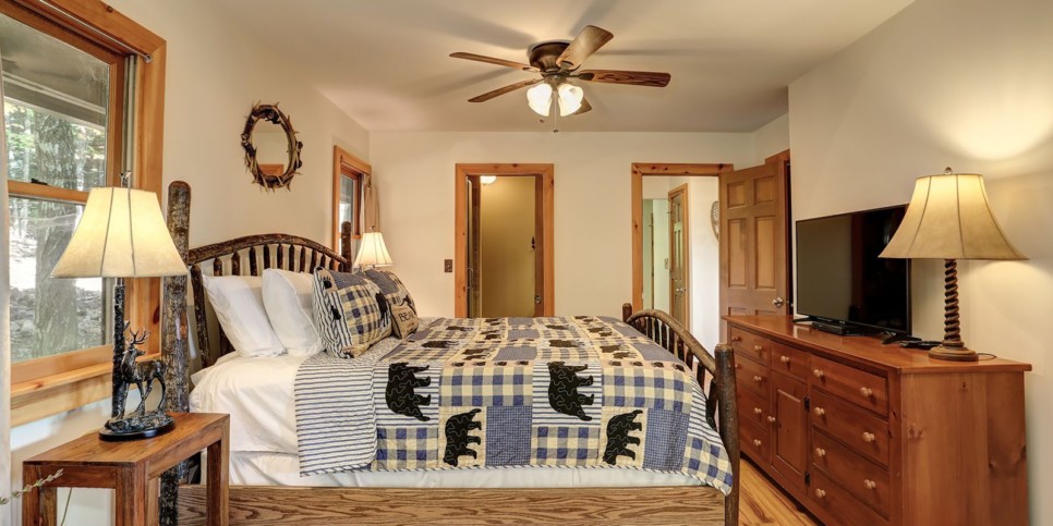ga-cfy-big-canoe-wine down cottage-bedroom-2