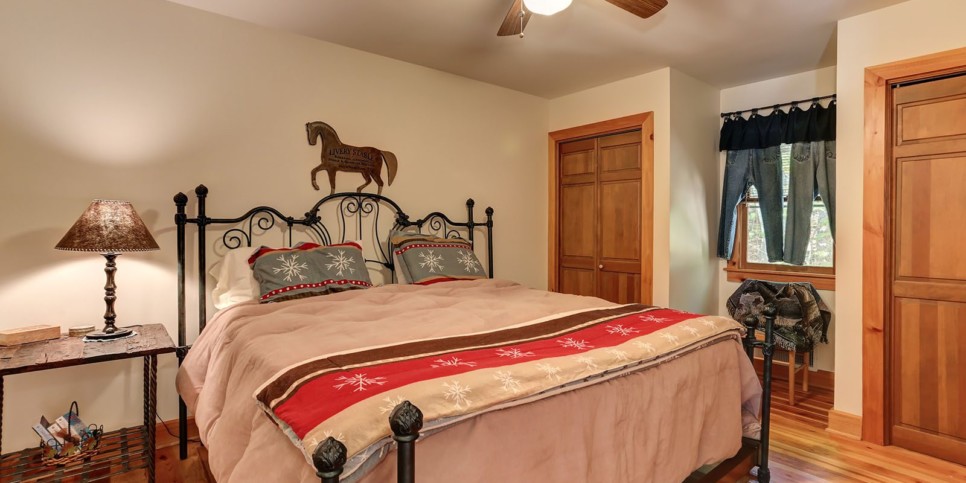 ga-cfy-big-canoe-wine down cottage-bedroom-5