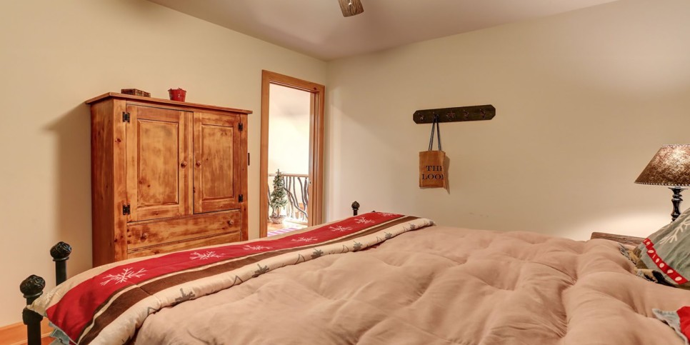 ga-cfy-big-canoe-wine down cottage-bedroom-6
