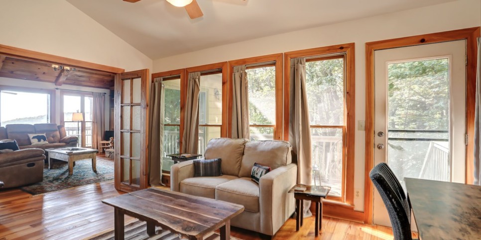 ga-cfy-big-canoe-wine down cottage-living room-5