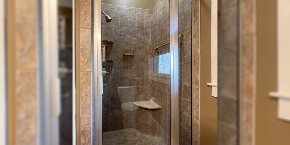 Big Canoe - Denny's Caribou Lodge - Bathroom