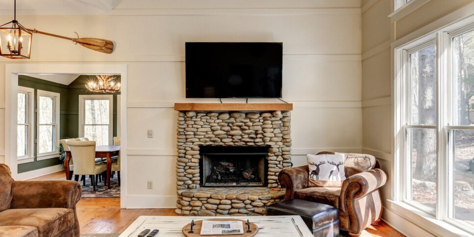 Big Canoe - Denny's Caribou Lodge - Living Room