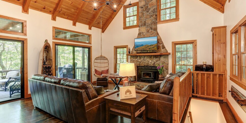 Big Canoe Rental - Hidden Haven - Living Room