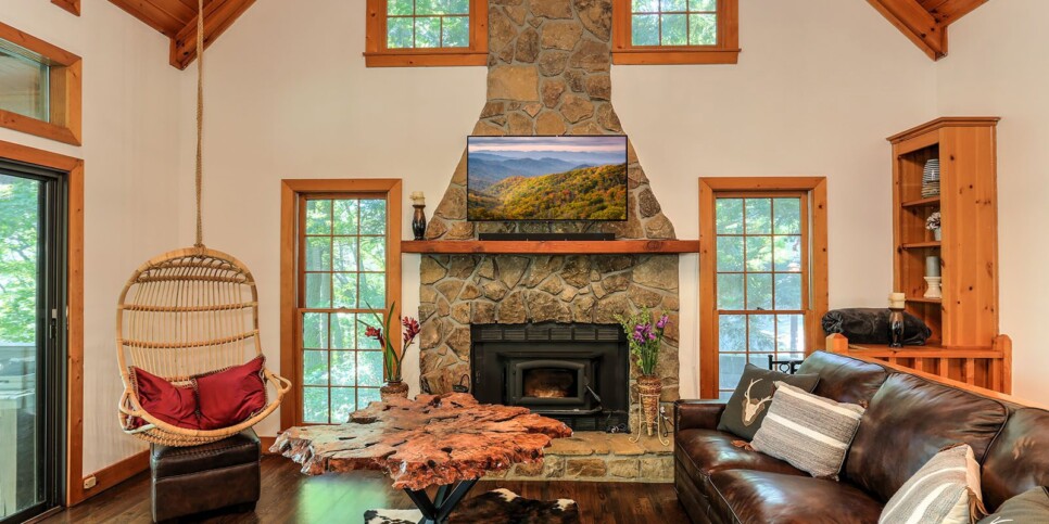 Big Canoe Rental - Hidden Haven - Living Room