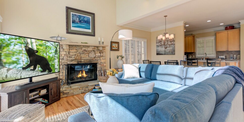 Big Canoe Rental - Fairway to Seven - Living Room