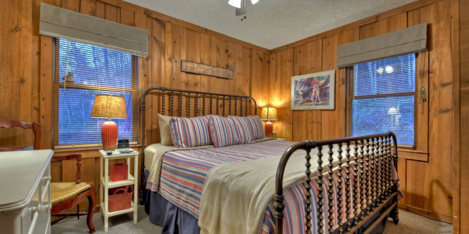 big-canoe-cabin-american-dream-bedroom-1