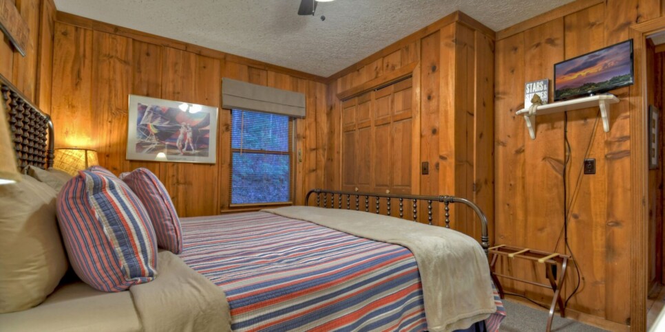 big-canoe-cabin-american-dream-bedroom-2