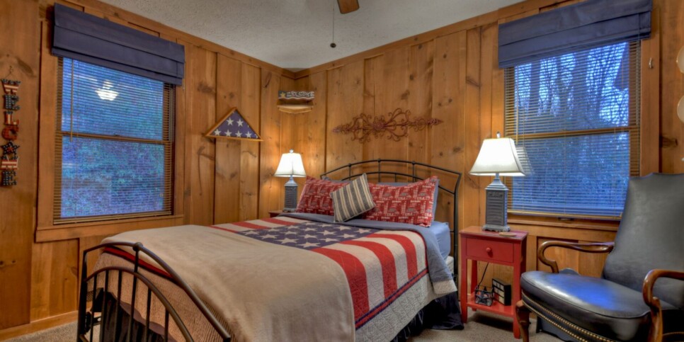 big-canoe-cabin-american-dream-bedroom-3