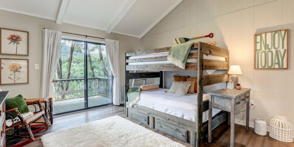 Big Canoe - Condo - Creek View Villa - Bedroom